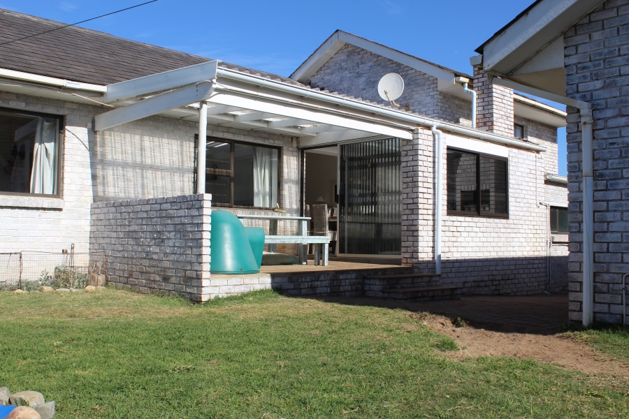4 Bedroom Property for Sale in West Beach Eastern Cape